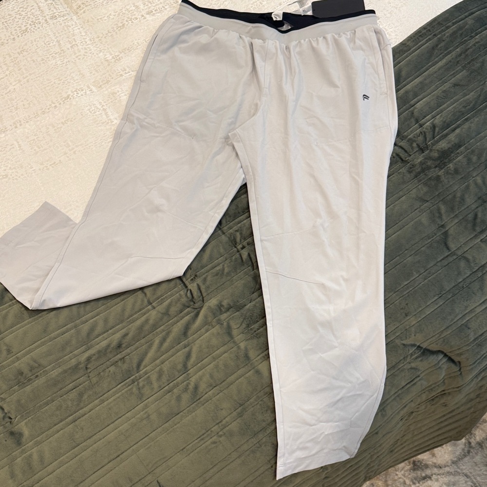 Fabletics Men's Light Gray Joggers